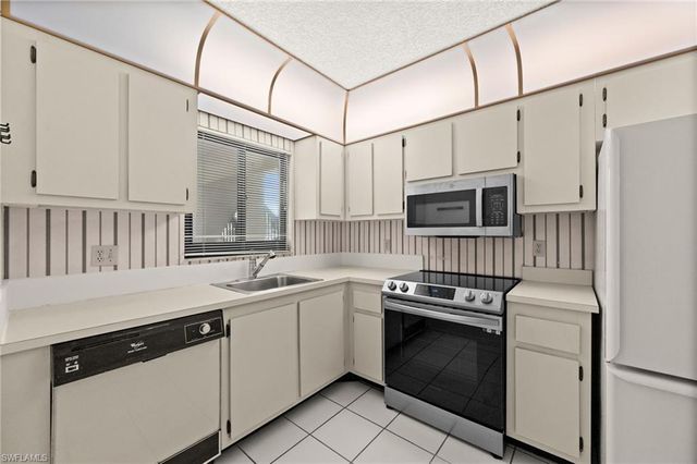 4251 27th CT SW 104, Naples, FL 34116