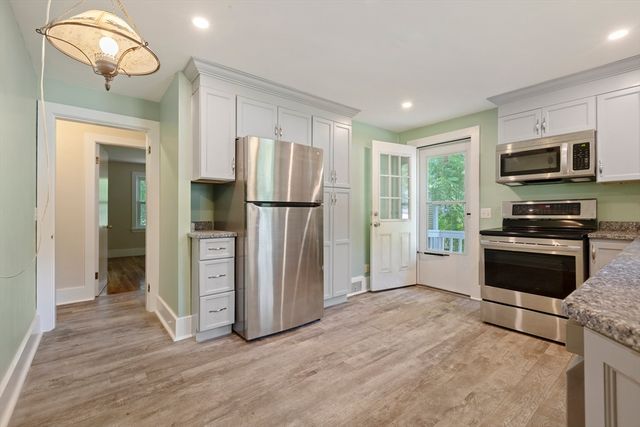 12 Cedar Ave, Millbury, MA 01527
