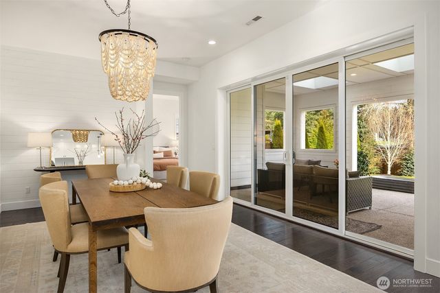 8711 NE Winslow Grove Court, Bainbridge Island, WA 98110