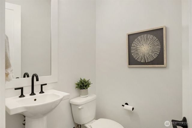 8711 NE Winslow Grove Court, Bainbridge Island, WA 98110