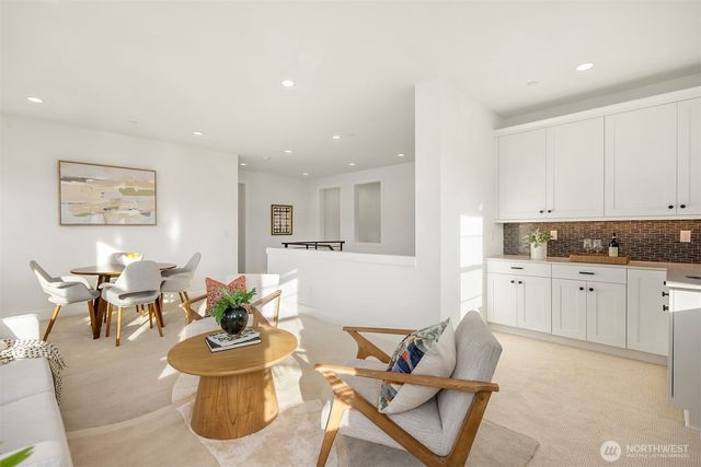 8711 NE Winslow Grove Court, Bainbridge Island, WA 98110