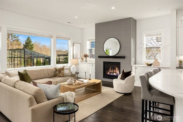 8711 NE Winslow Grove Court, Bainbridge Island, WA 98110