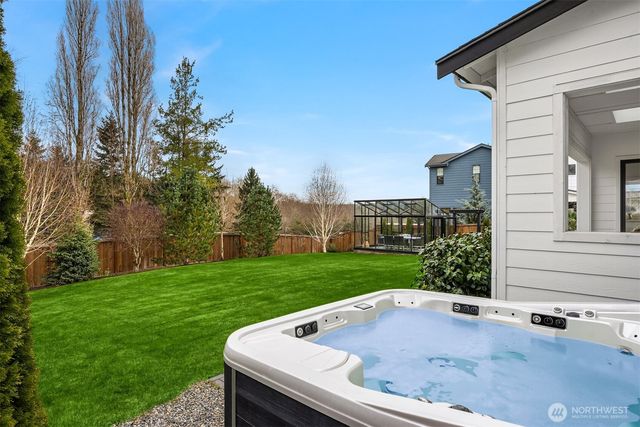 8711 NE Winslow Grove Court, Bainbridge Island, WA 98110