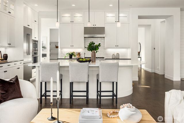 8711 NE Winslow Grove Court, Bainbridge Island, WA 98110