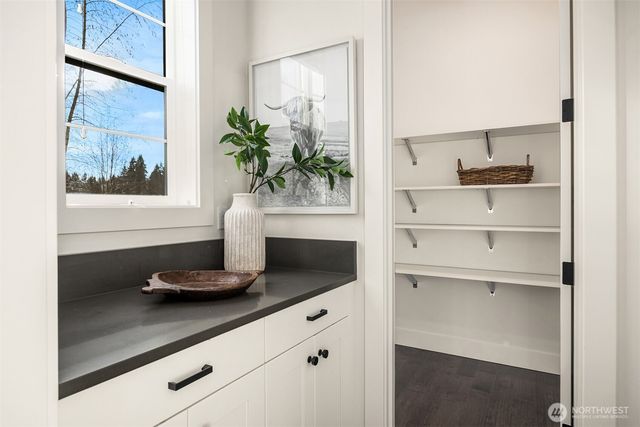 8711 NE Winslow Grove Court, Bainbridge Island, WA 98110