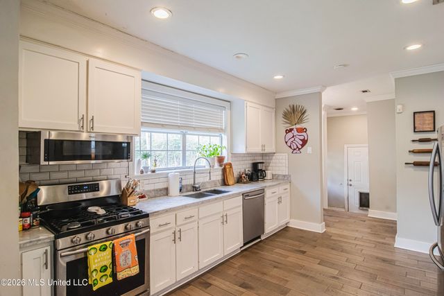 1704 Laurel Street, Jackson, MS 39202