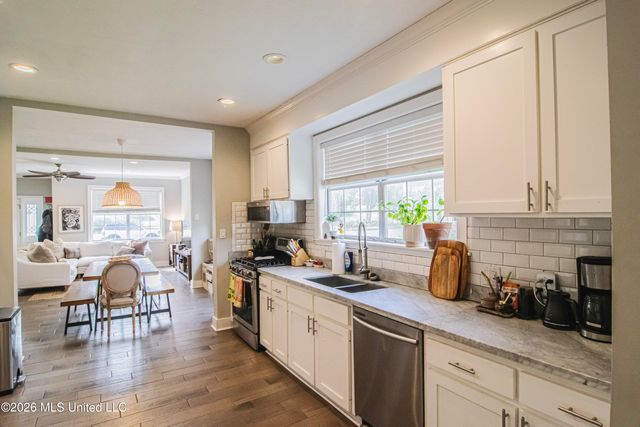 1704 Laurel Street, Jackson, MS 39202