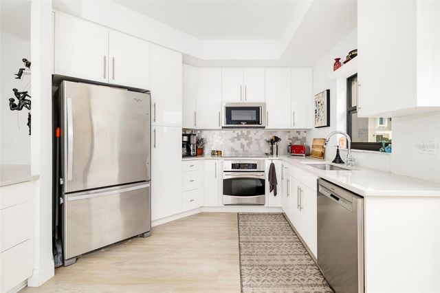 5239 HERON WAY 102, Sarasota, FL 34231