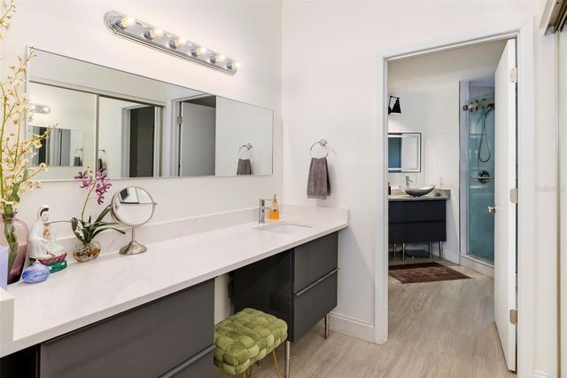 5239 HERON WAY 102, Sarasota, FL 34231