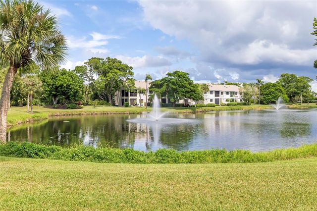 5239 HERON WAY 102, Sarasota, FL 34231