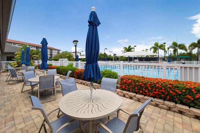 5239 HERON WAY 102, Sarasota, FL 34231