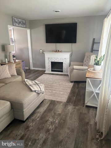 3813 MORROW DR, Bensalem, PA 19020
