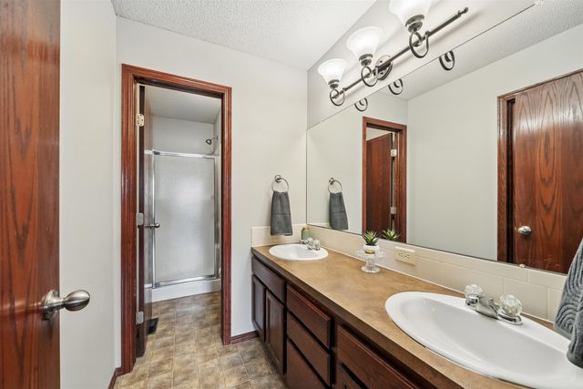 802 W Slate St, Andover, KS 67002