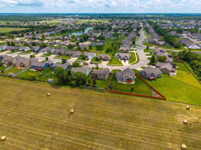 802 W Slate St, Andover, KS 67002