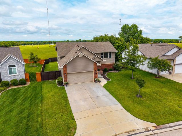 802 W Slate St, Andover, KS 67002