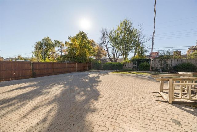 1400 Brighton Avenue, Oklahoma City, OK 73120