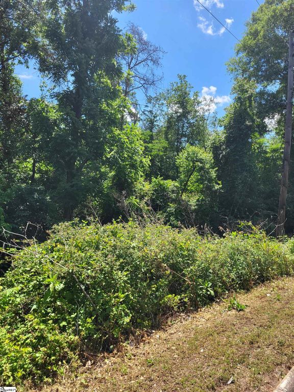 160 Lincoln Road, Taylors, SC 29687