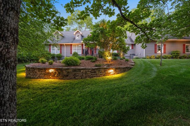 15 Cloverdale Circle, Crossville, TN 38558