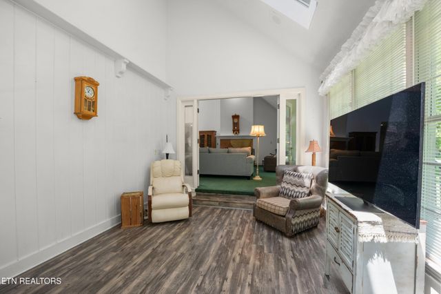 15 Cloverdale Circle, Crossville, TN 38558