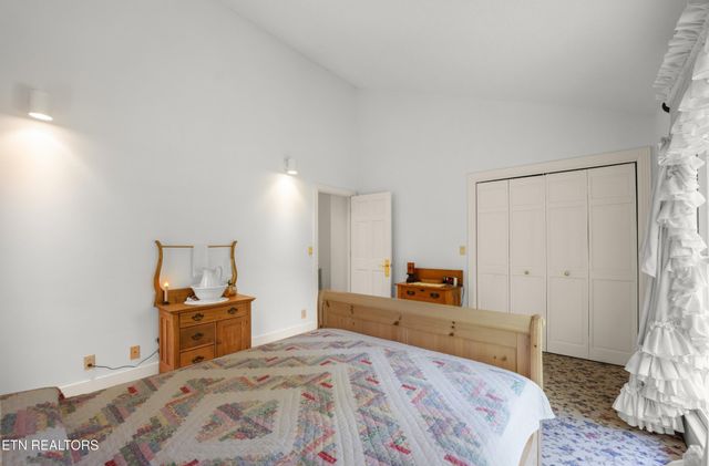 15 Cloverdale Circle, Crossville, TN 38558