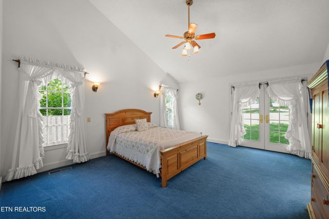 15 Cloverdale Circle, Crossville, TN 38558