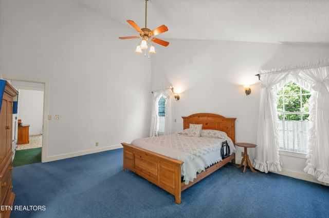 15 Cloverdale Circle, Crossville, TN 38558