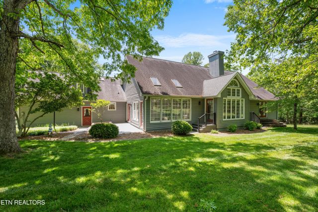 15 Cloverdale Circle, Crossville, TN 38558