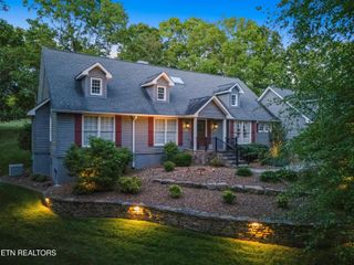 15 Cloverdale Circle, Crossville, TN 38558