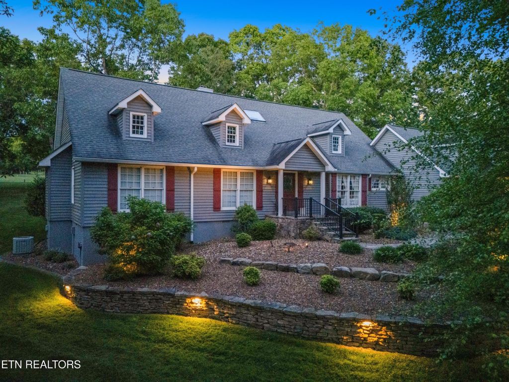 15 Cloverdale Circle, Crossville, TN 38558