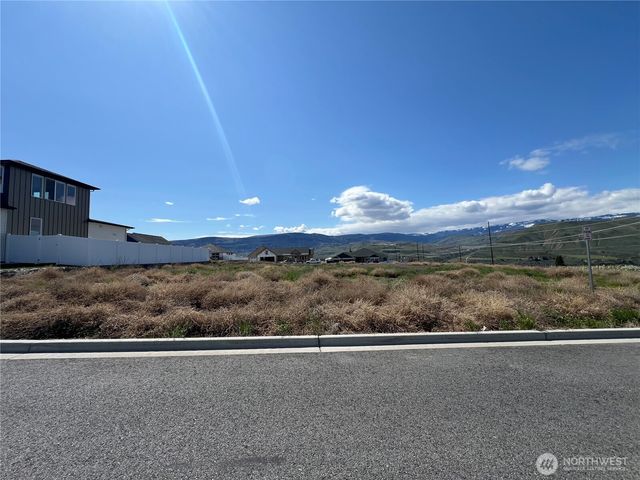 2532 7th Street SE, East Wenatchee, WA 98802