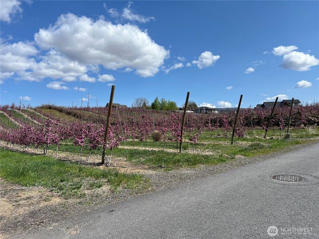 2532 7th Street SE, East Wenatchee, WA 98802