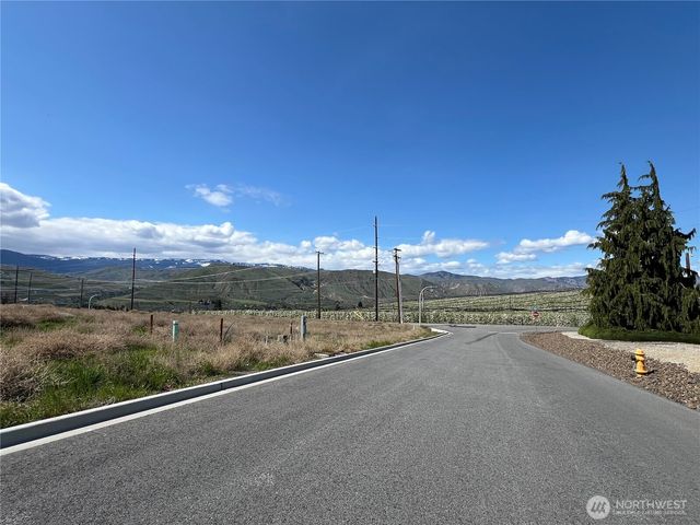 2532 7th Street SE, East Wenatchee, WA 98802