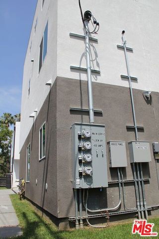 5242 Tilden Avenue 5244, Los Angeles, CA 91401