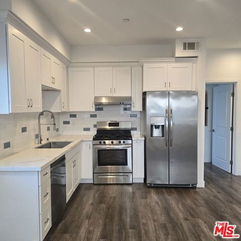 5242 Tilden Avenue 5244, Los Angeles, CA 91401