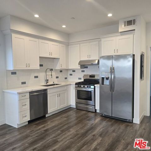 5242 Tilden Avenue 5244, Los Angeles, CA 91401