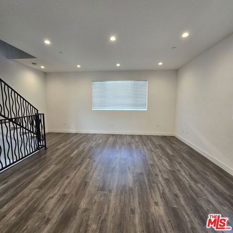 5242 Tilden Avenue 5244, Los Angeles, CA 91401