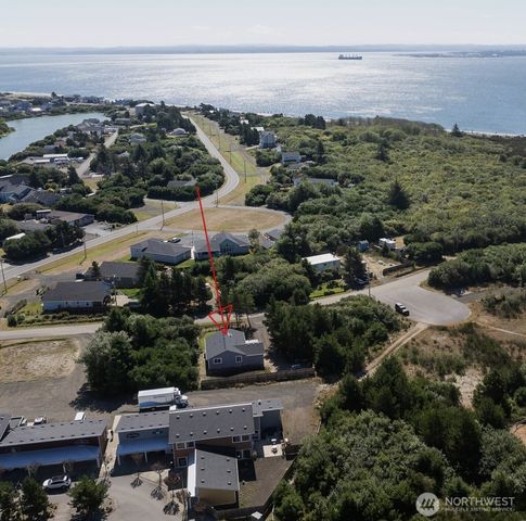 1045 Tonquin Avenue SW, Ocean Shores, WA 98569