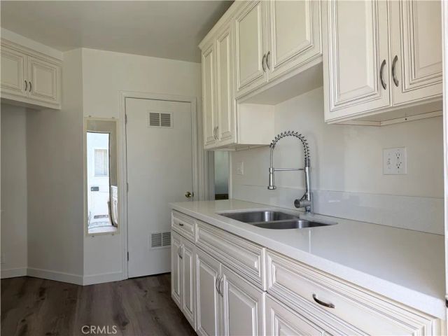 1340 N Buena Vista Street A, Burbank, CA 91505