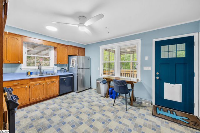 20 Driftwood Lane, Taylors, SC 29687