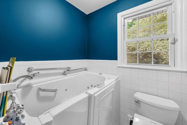 20 Driftwood Lane, Taylors, SC 29687