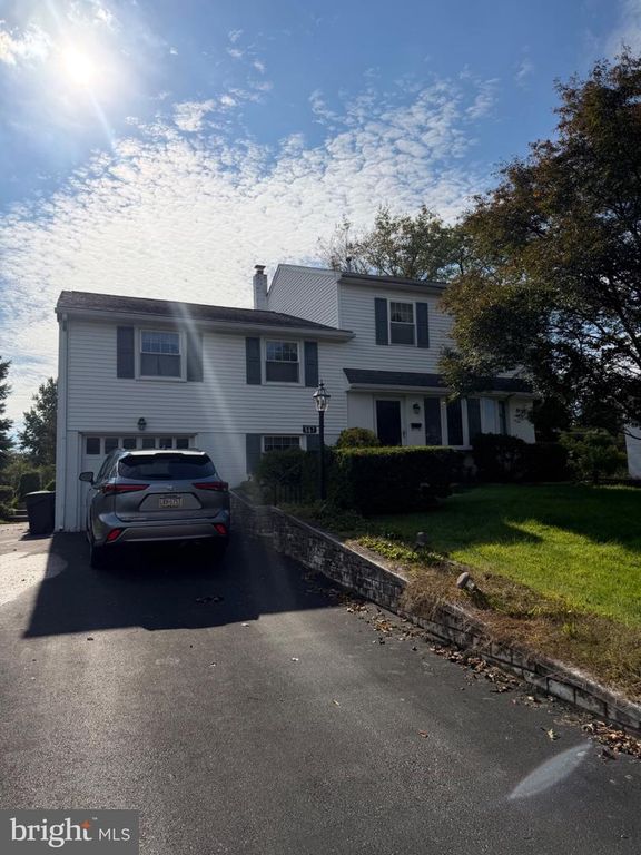 567 MADDOCK RD, Springfield, PA 19064