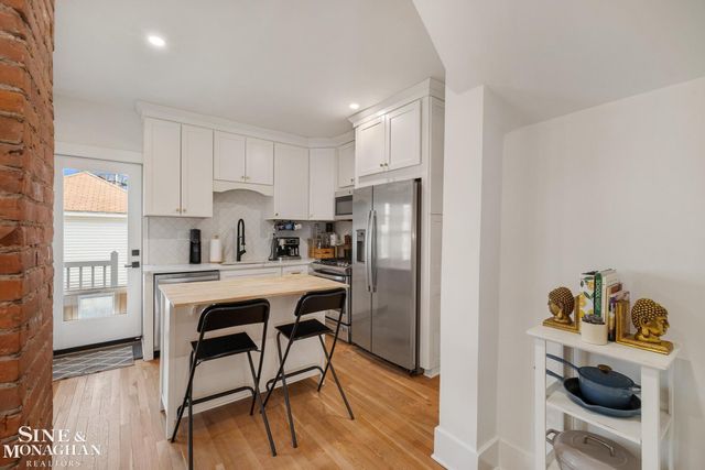 1108 Wayburn Street, Grosse Pointe Park, MI 48230