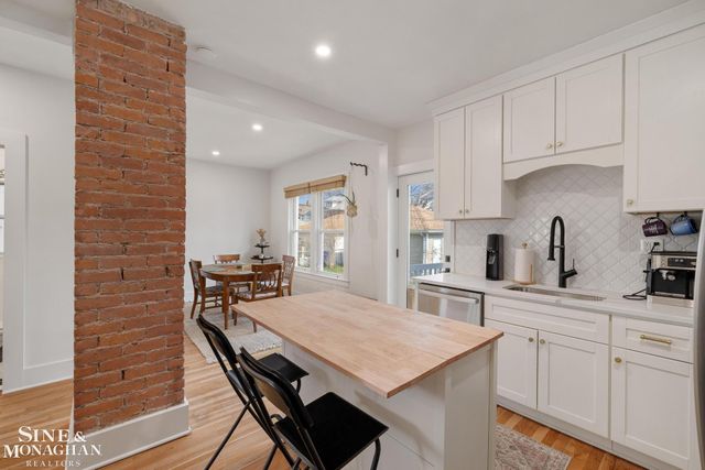 1108 Wayburn Street, Grosse Pointe Park, MI 48230