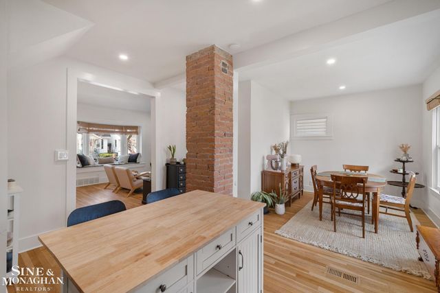 1108 Wayburn Street, Grosse Pointe Park, MI 48230