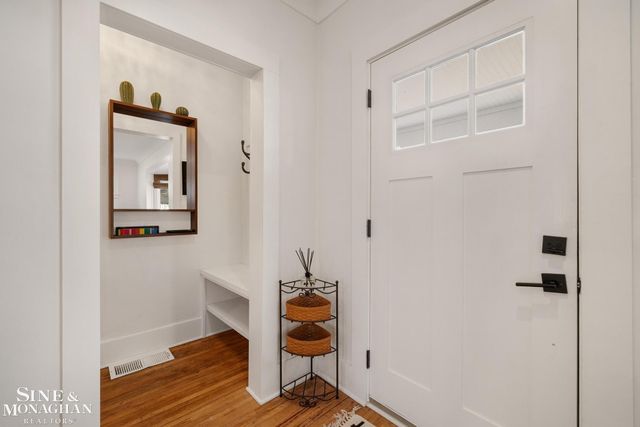 1108 Wayburn Street, Grosse Pointe Park, MI 48230