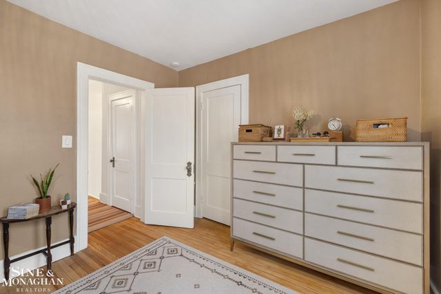 1108 Wayburn Street, Grosse Pointe Park, MI 48230