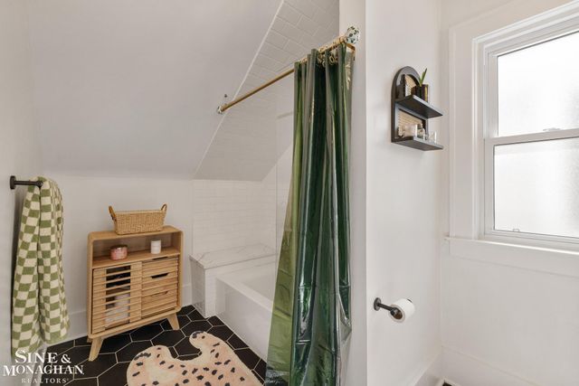 1108 Wayburn Street, Grosse Pointe Park, MI 48230