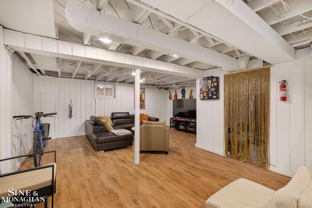 1108 Wayburn Street, Grosse Pointe Park, MI 48230