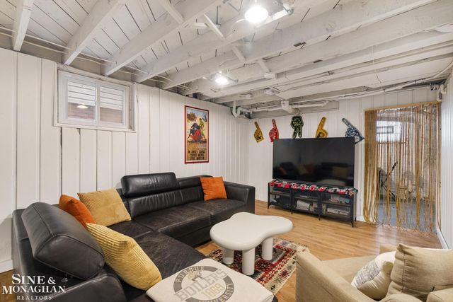 1108 Wayburn Street, Grosse Pointe Park, MI 48230