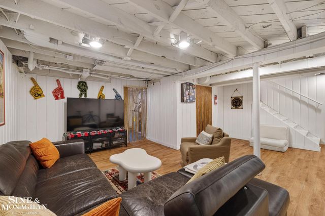 1108 Wayburn Street, Grosse Pointe Park, MI 48230